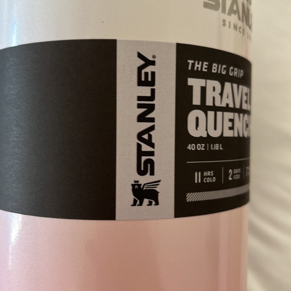 Stanley 40 oz Travel Quencher in Pink Parfait Ombre - Picture 3 of 9